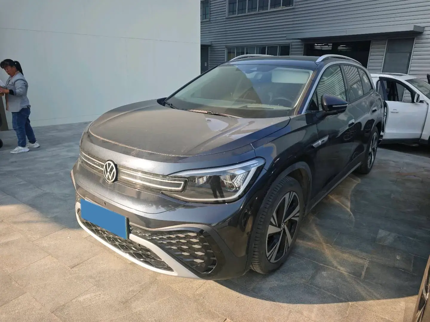 2022 VOLKSWAGEN ID.6 view 1