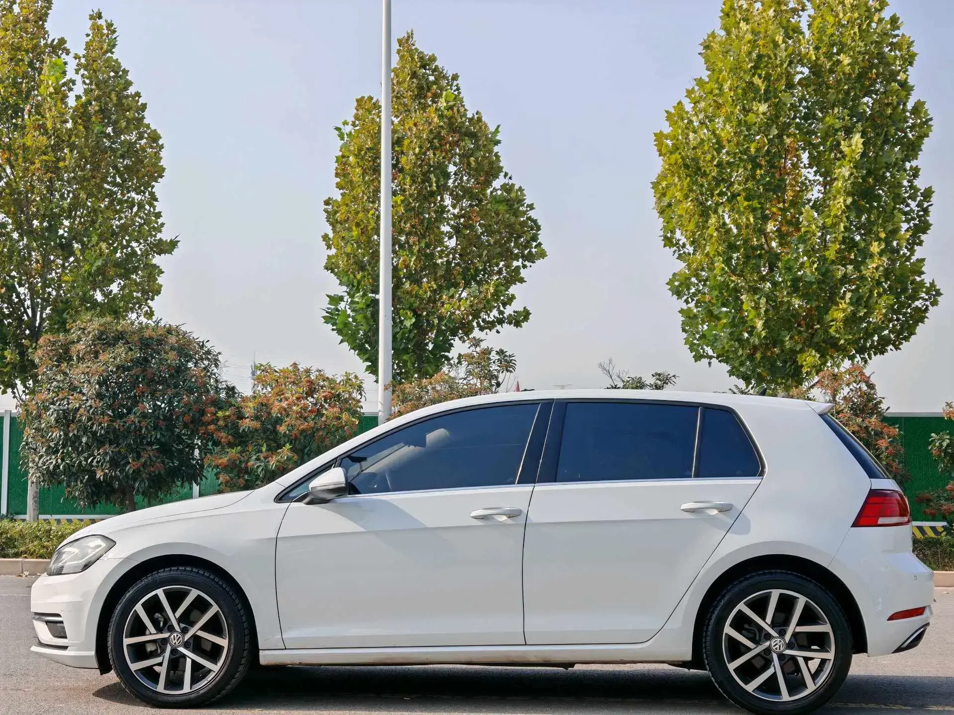 2020 VOLKSWAGEN GOLF thumbnail 4