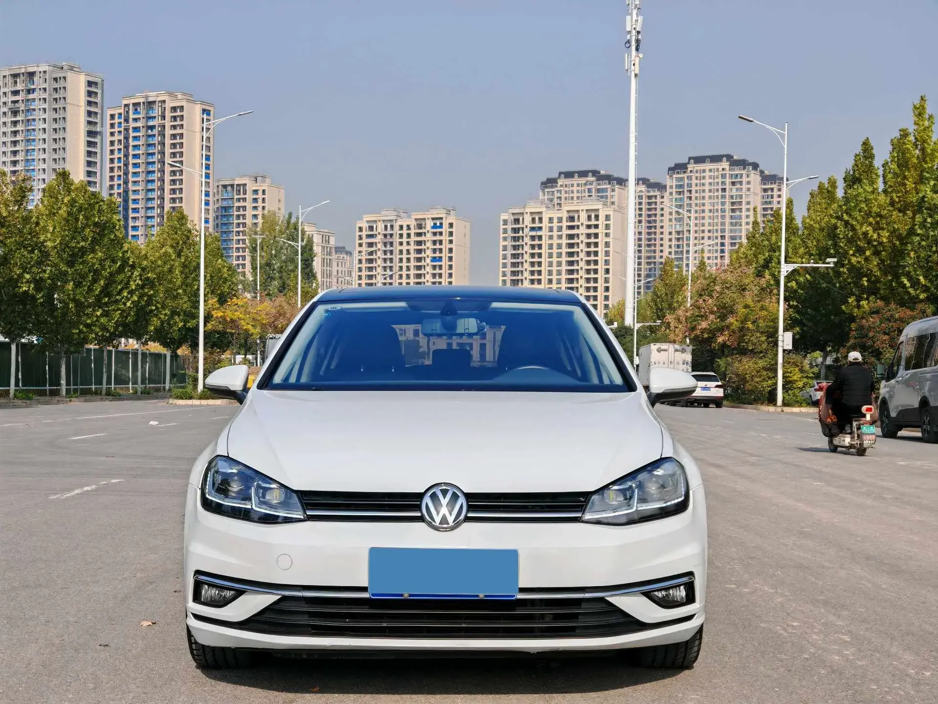 2020 VOLKSWAGEN GOLF thumbnail 2