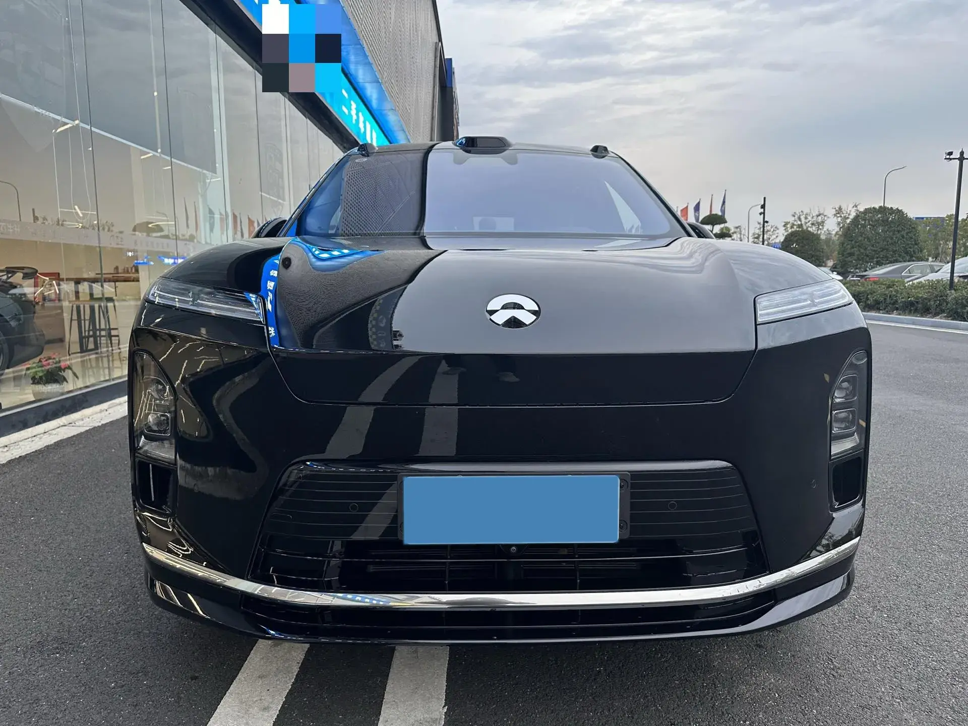 2023 NIO ES8 thumbnail 2