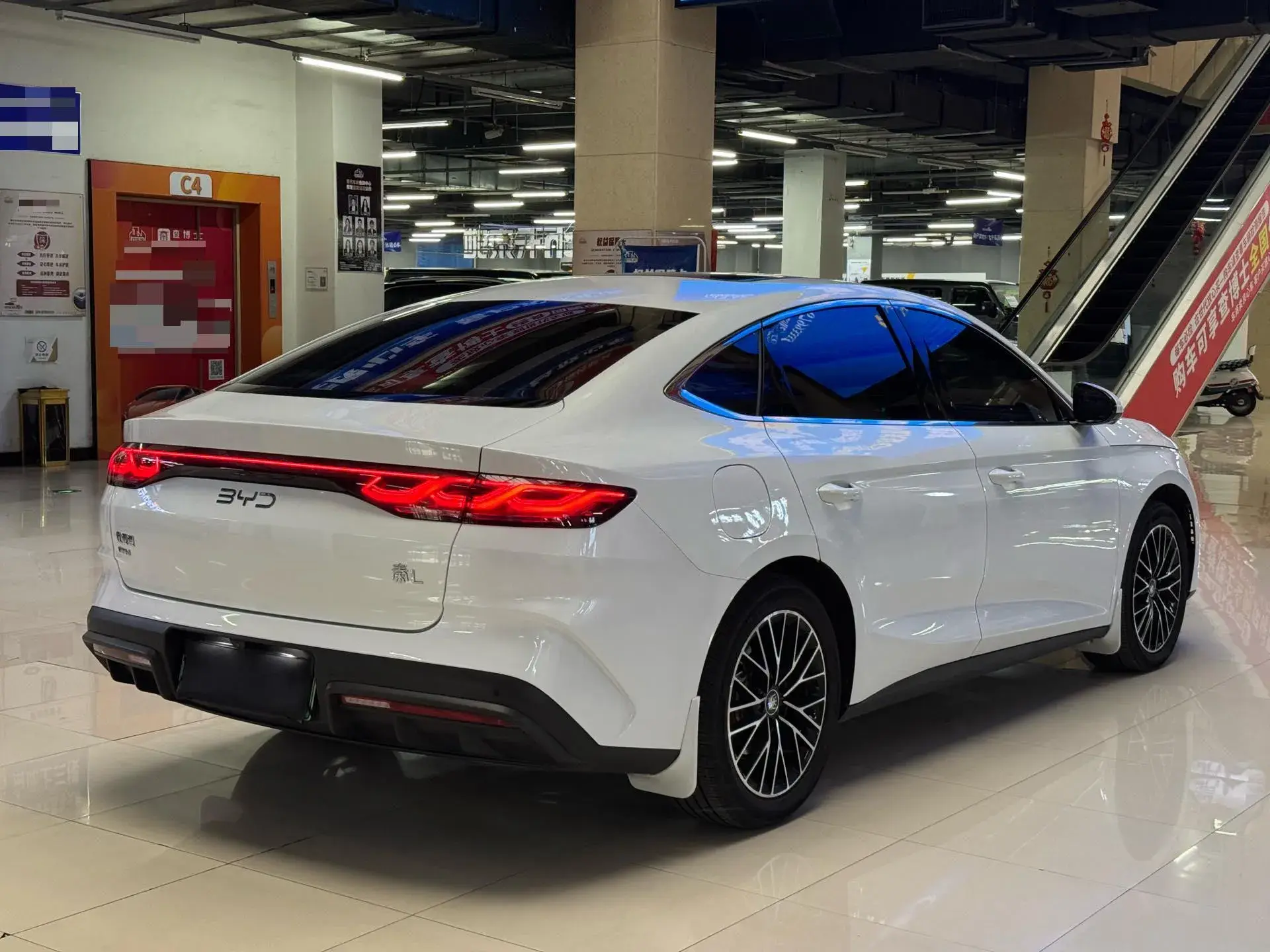 2024 BYD QINL thumbnail 4