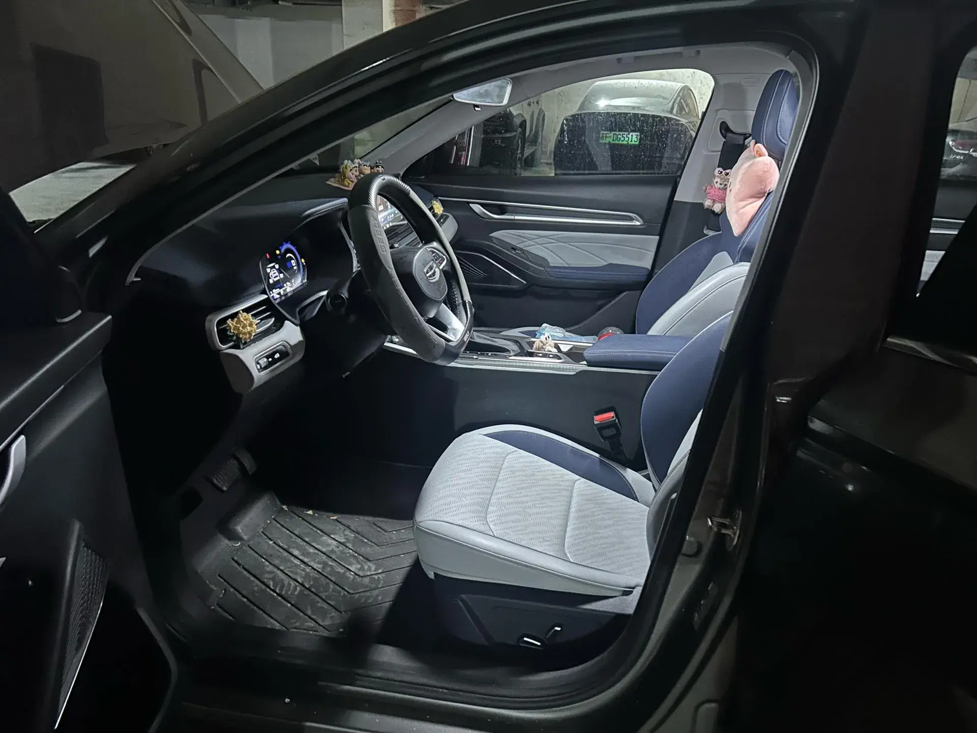 2022 GEELY EMGRAND thumbnail 3