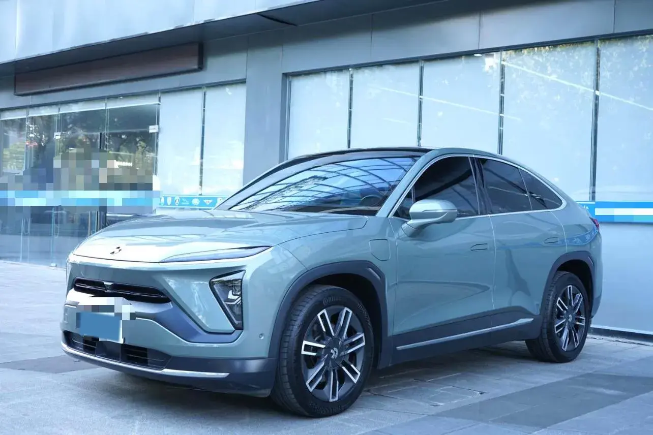 2020 NIO EC6 view 1