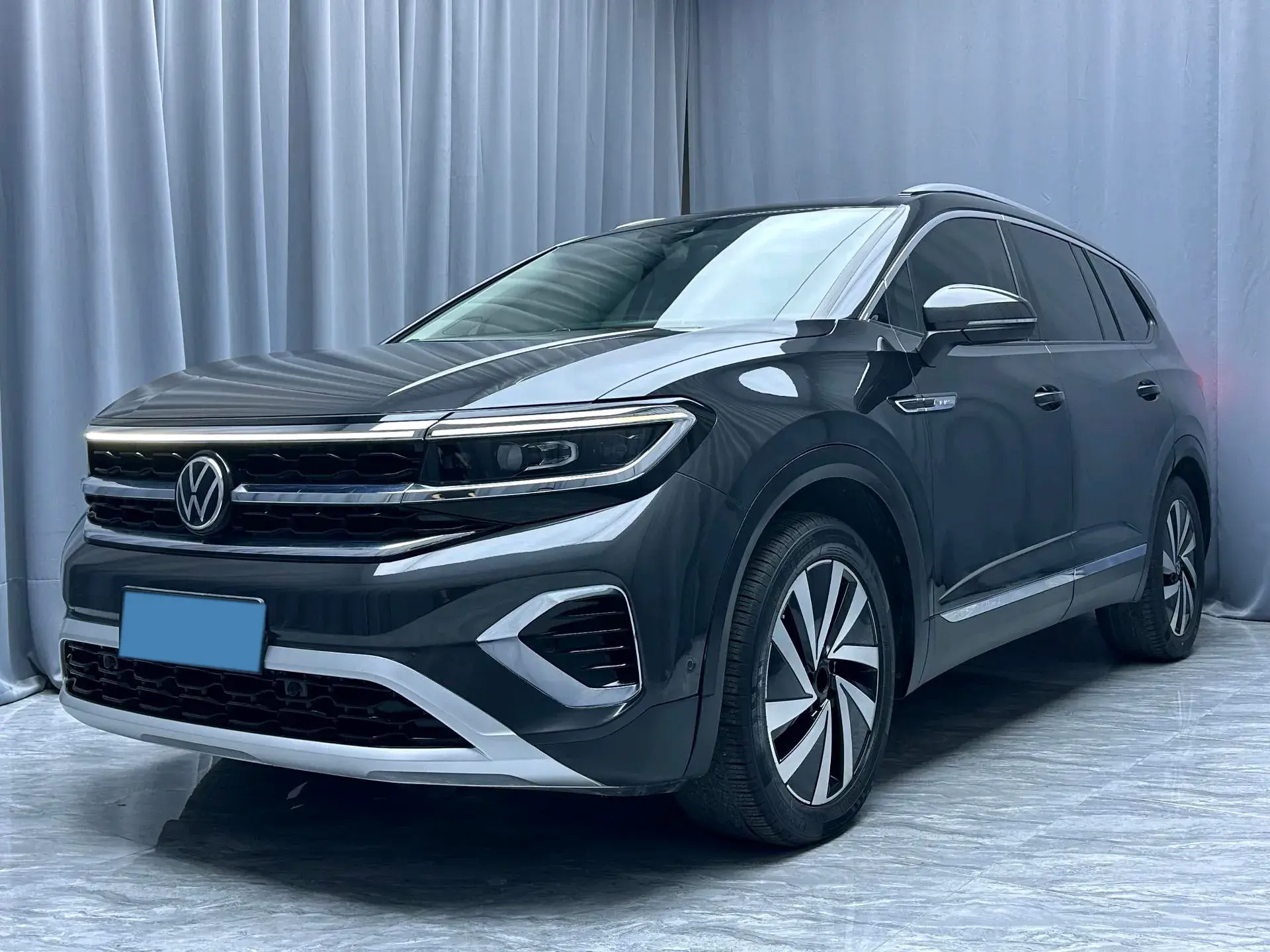 2021 VOLKSWAGEN TALAGON view 1