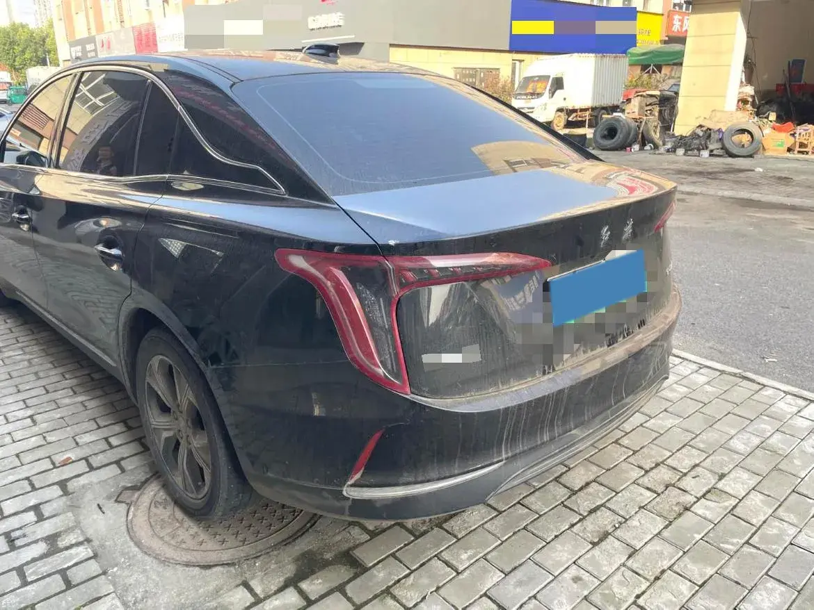 2022 HONGQI E-QM5 thumbnail 4