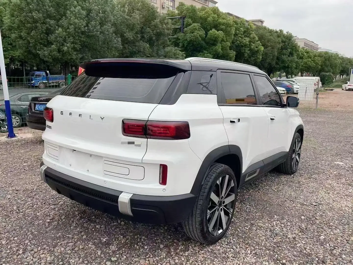 2023 GEELY ICON thumbnail 4