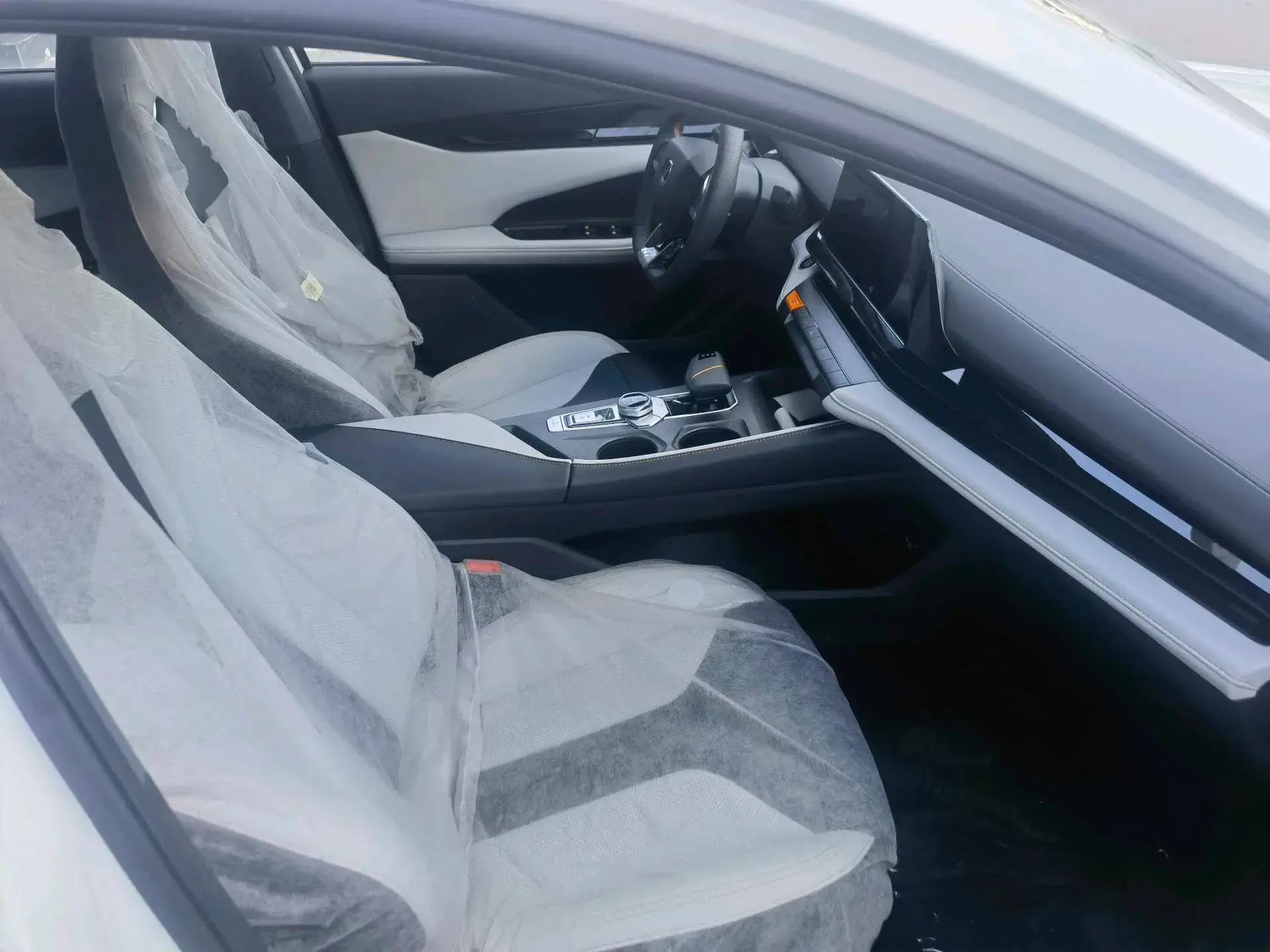 2024 CHANGAN UNI-V thumbnail 4