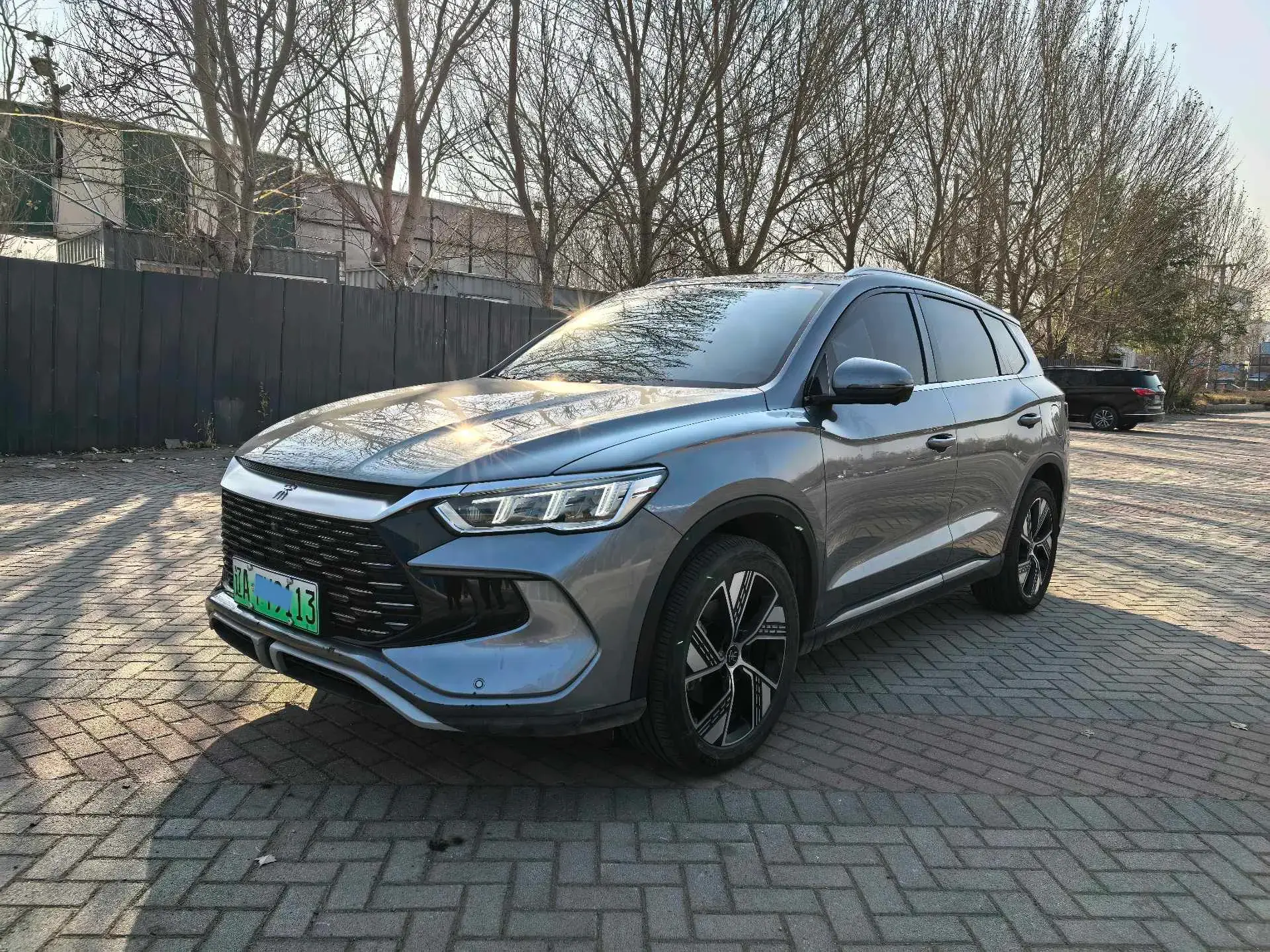 2023 BYD SONG view 1