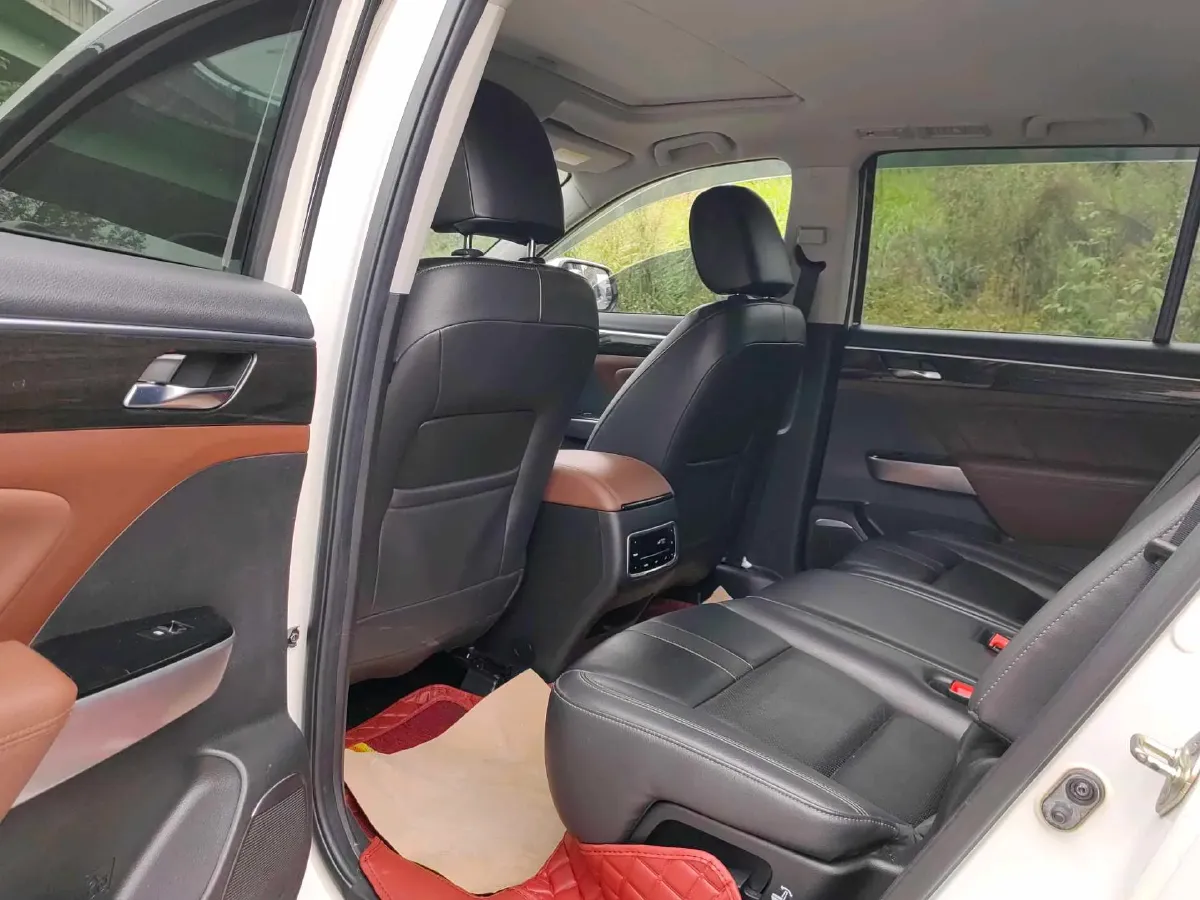 2017 GAC Trumpchi GS8 2.0T 201HP L4 6AT,autocango,china used car exporter,china ev exporter,chinese used car exporter,chinese used ev exporter