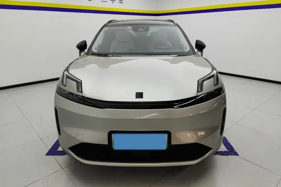 2023 LYNK&CO 08 thumbnail 2