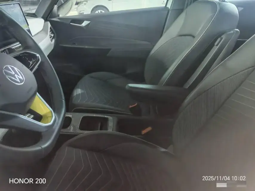 2023 VOLKSWAGEN ID.3 thumbnail 3