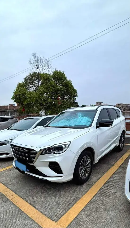 2020 JETOUR X70 view 1