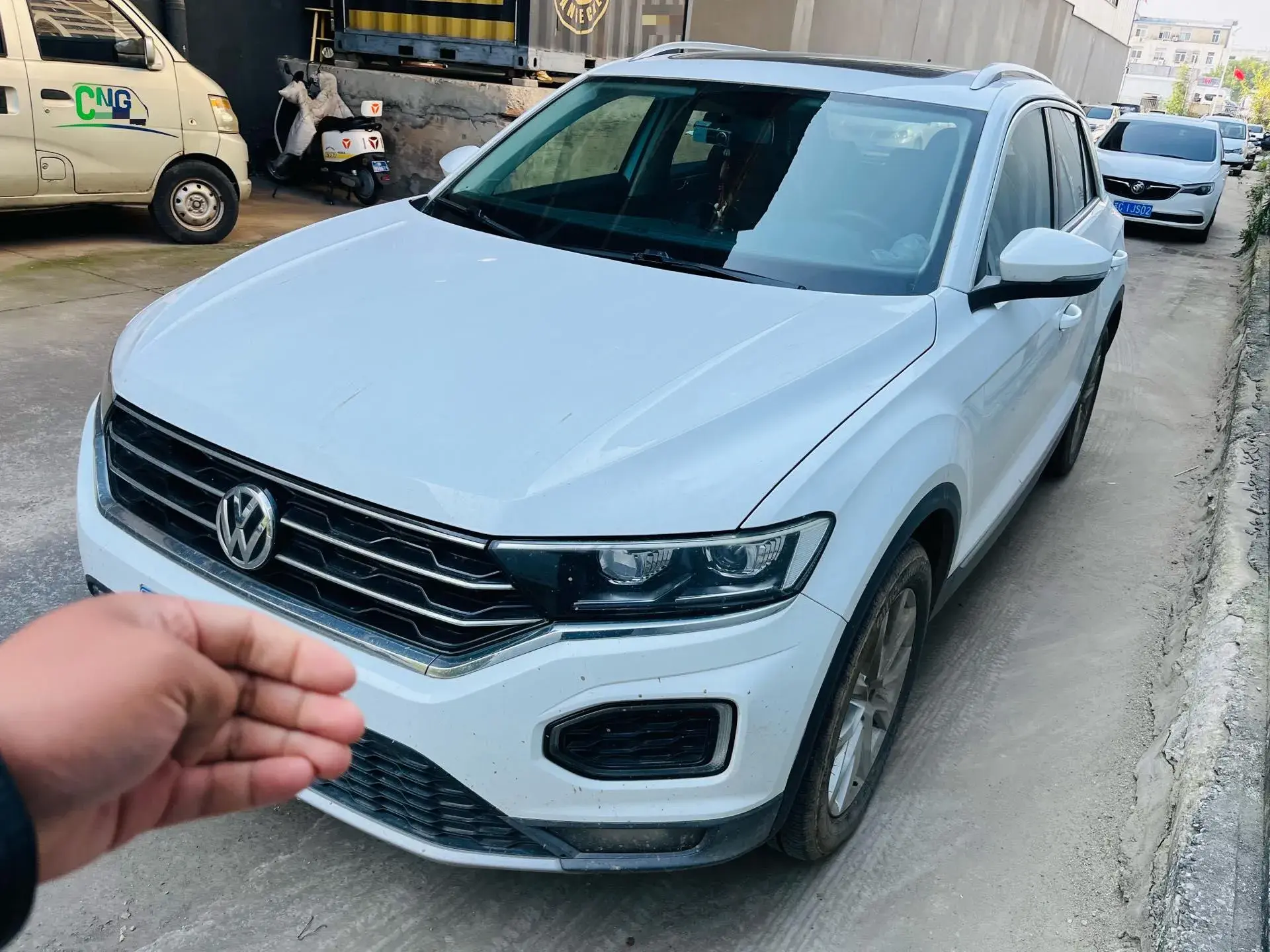 2019 VOLKSWAGEN T-ROC view 1