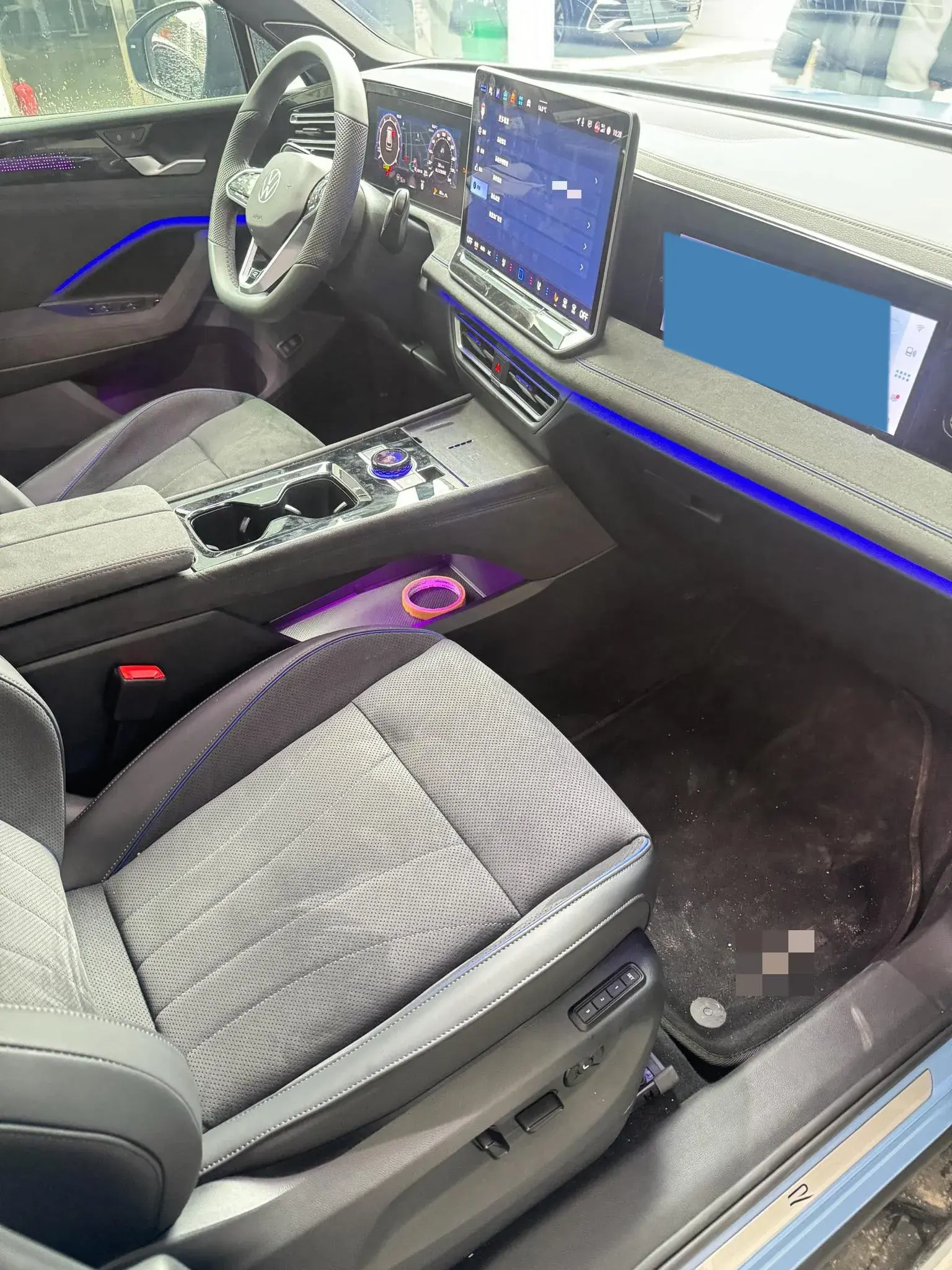 2024 VOLKSWAGEN TIGUAN thumbnail 4