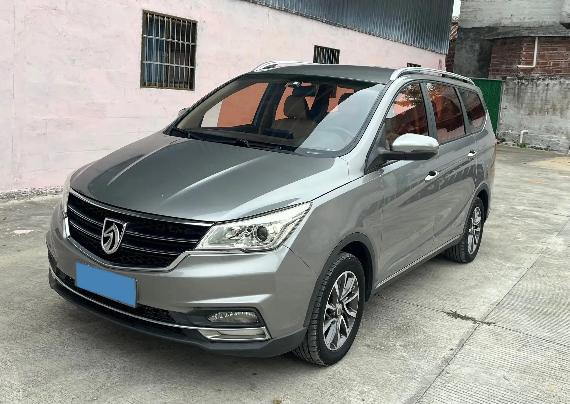 2017 BAOJUN 730 view 1