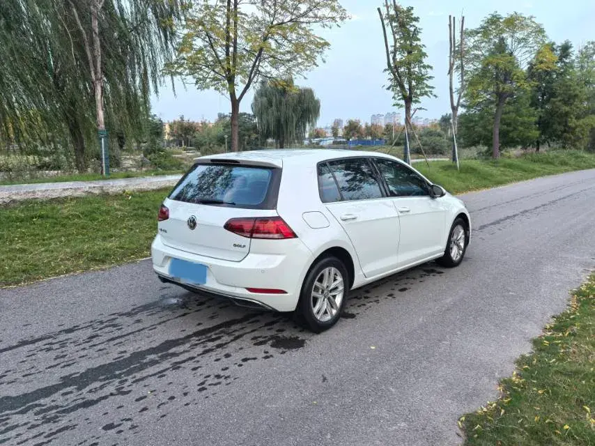 2018 VOLKSWAGEN GOLF thumbnail 2