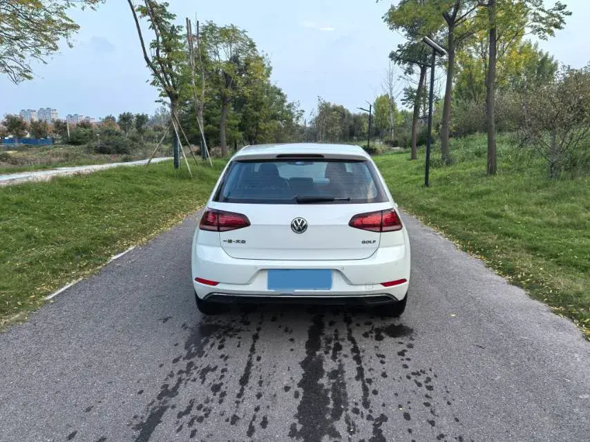 2018 VOLKSWAGEN GOLF thumbnail 4