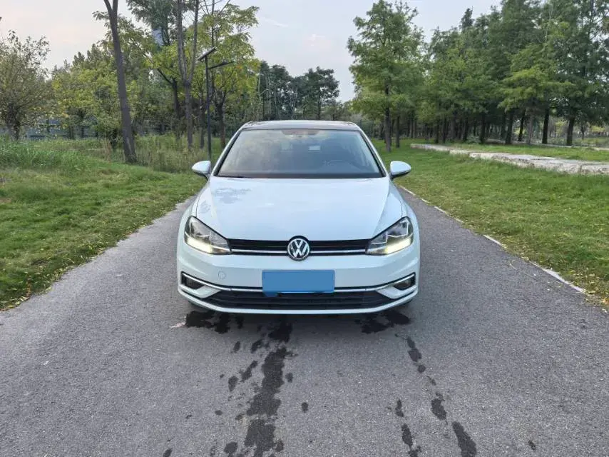 2018 VOLKSWAGEN GOLF thumbnail 3