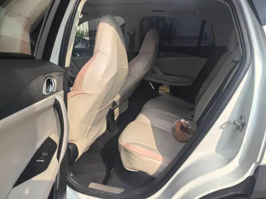 2020 LYNK&CO 06 thumbnail 4