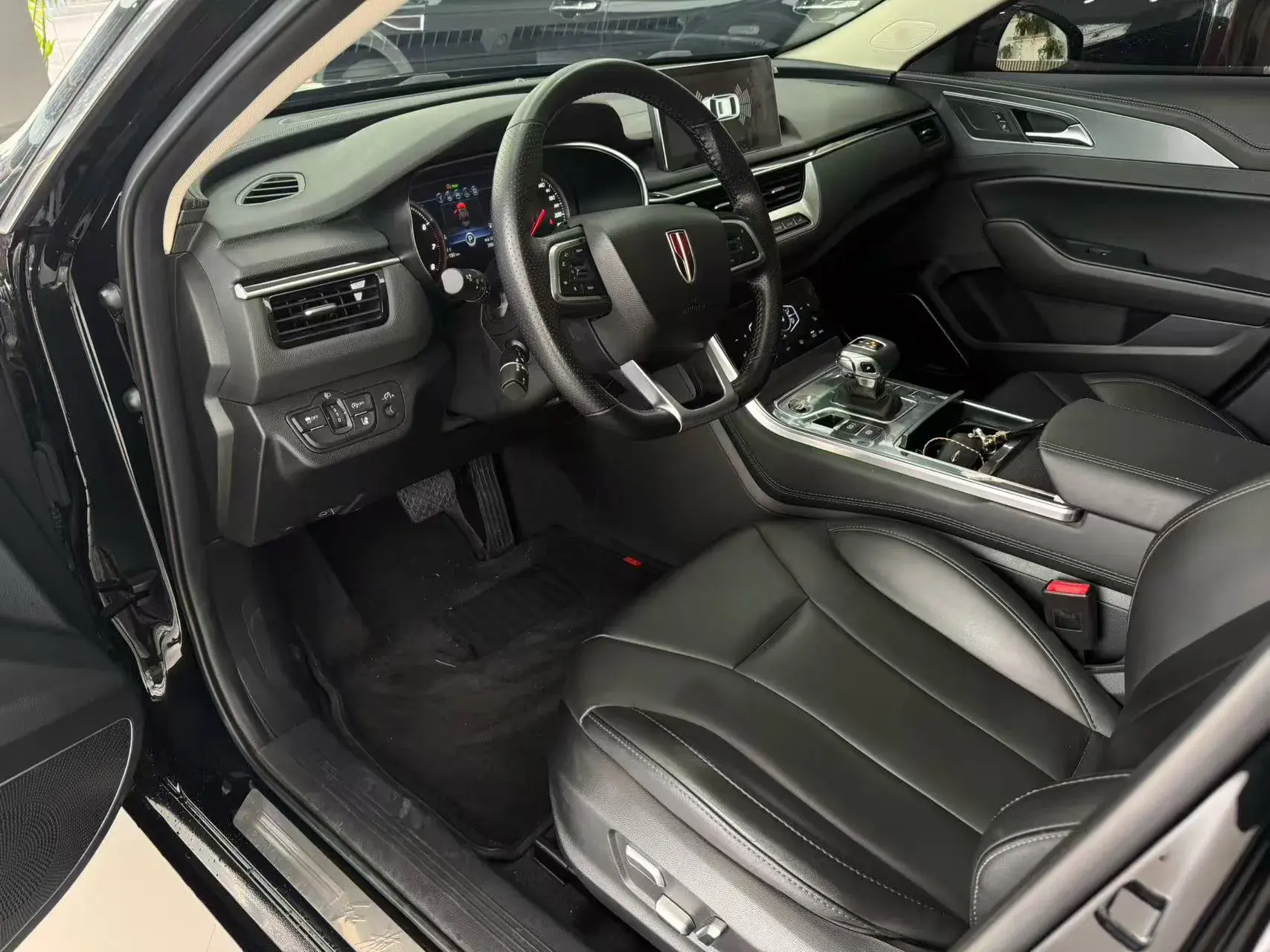 2022 HONGQI H5 thumbnail 4