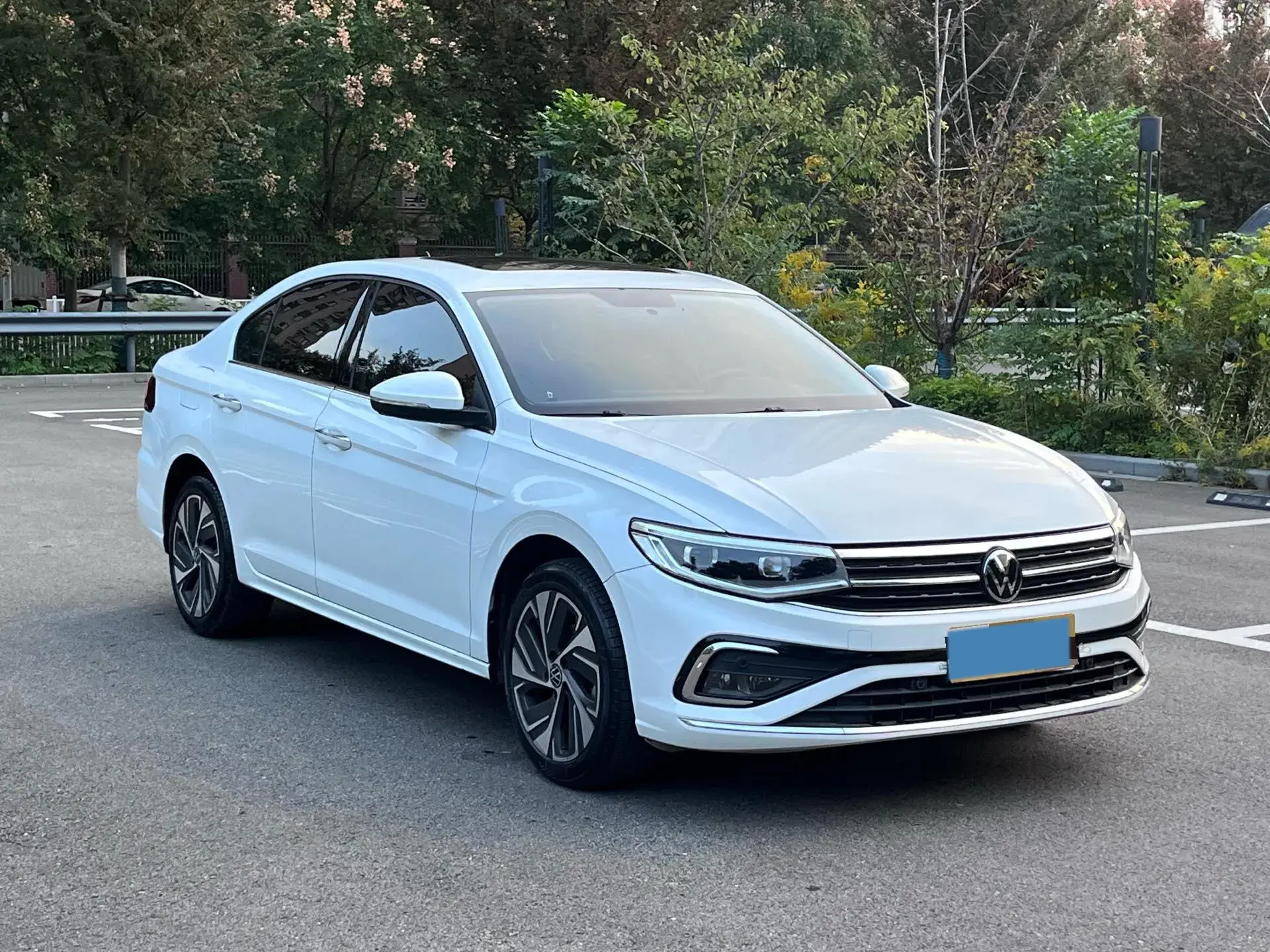 2023 VOLKSWAGEN BORA thumbnail 3