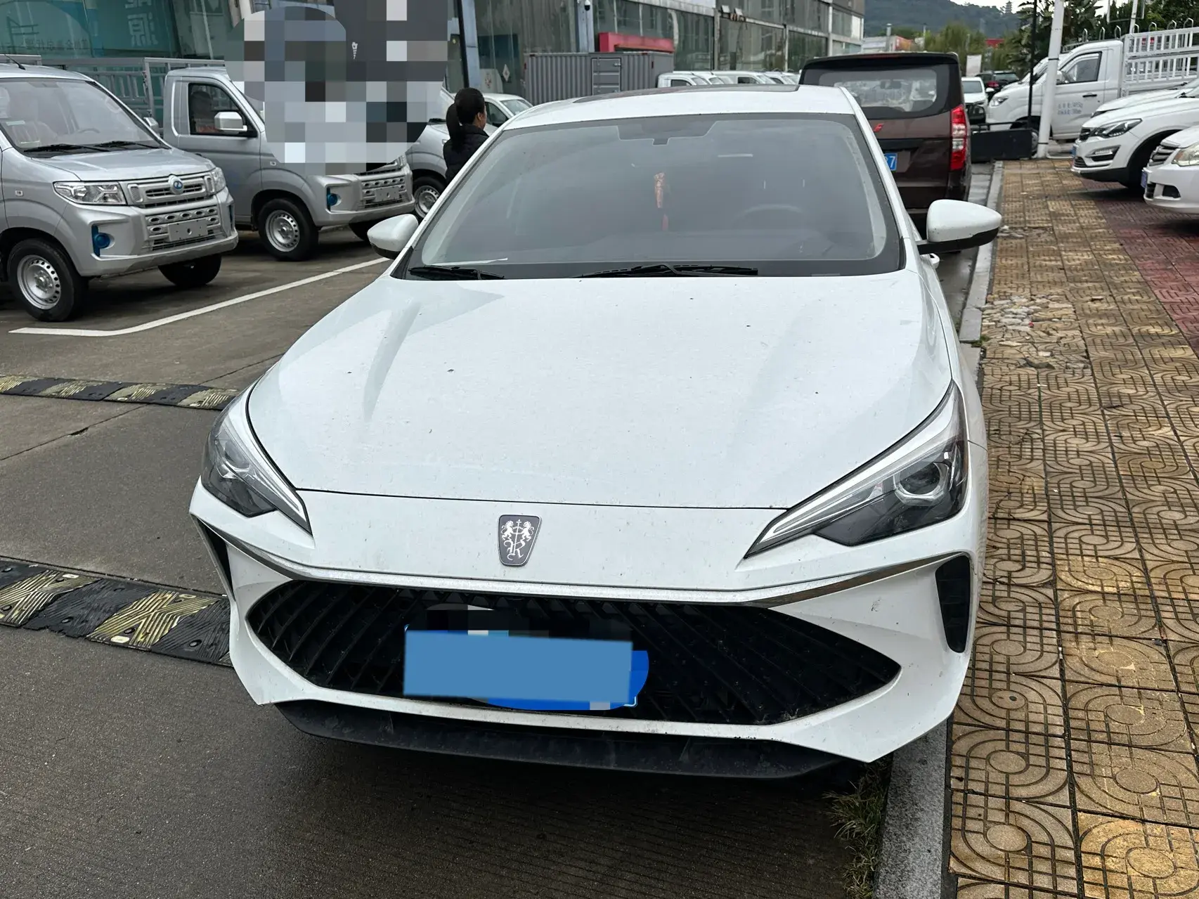 2023 ROEWE I5 thumbnail 2