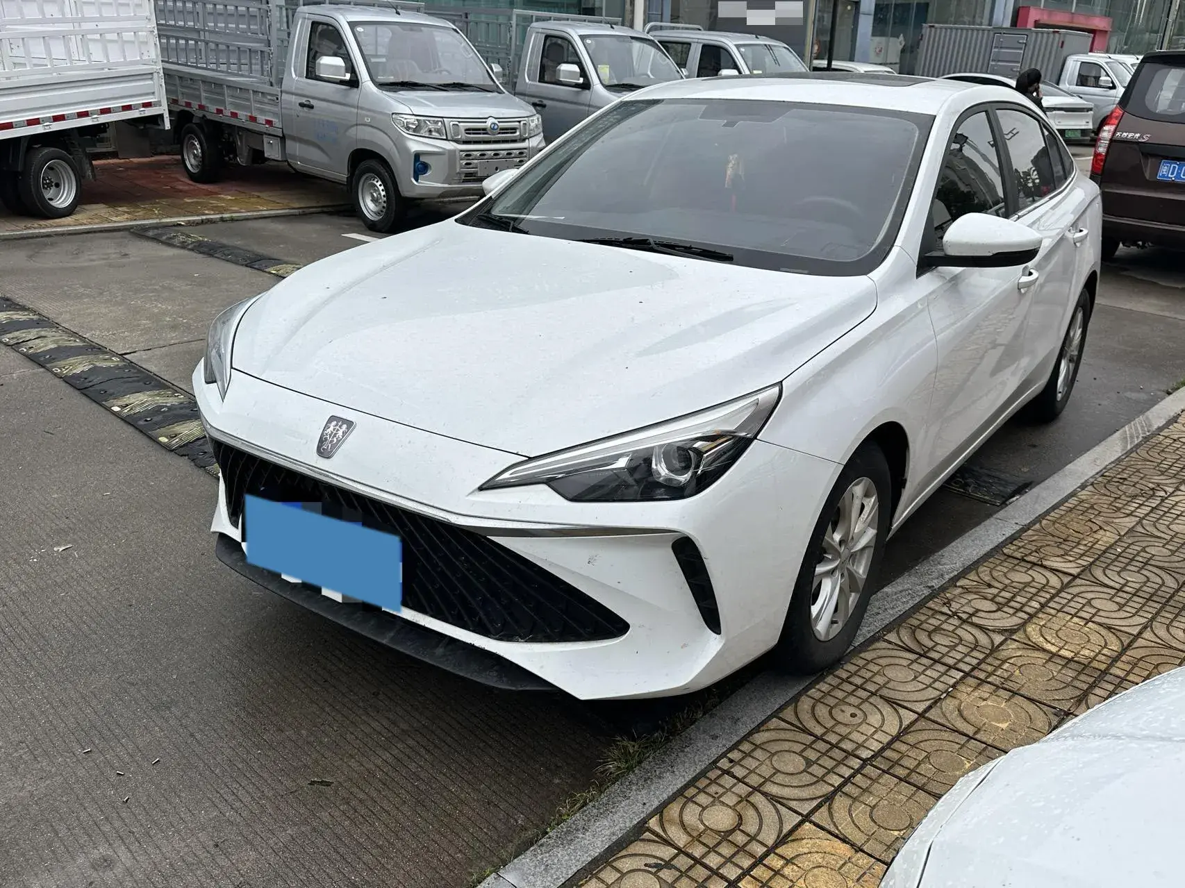 2023 ROEWE I5 view 1