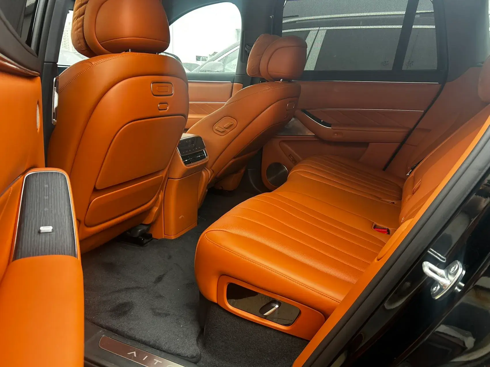 2025 AITO AITO thumbnail 4