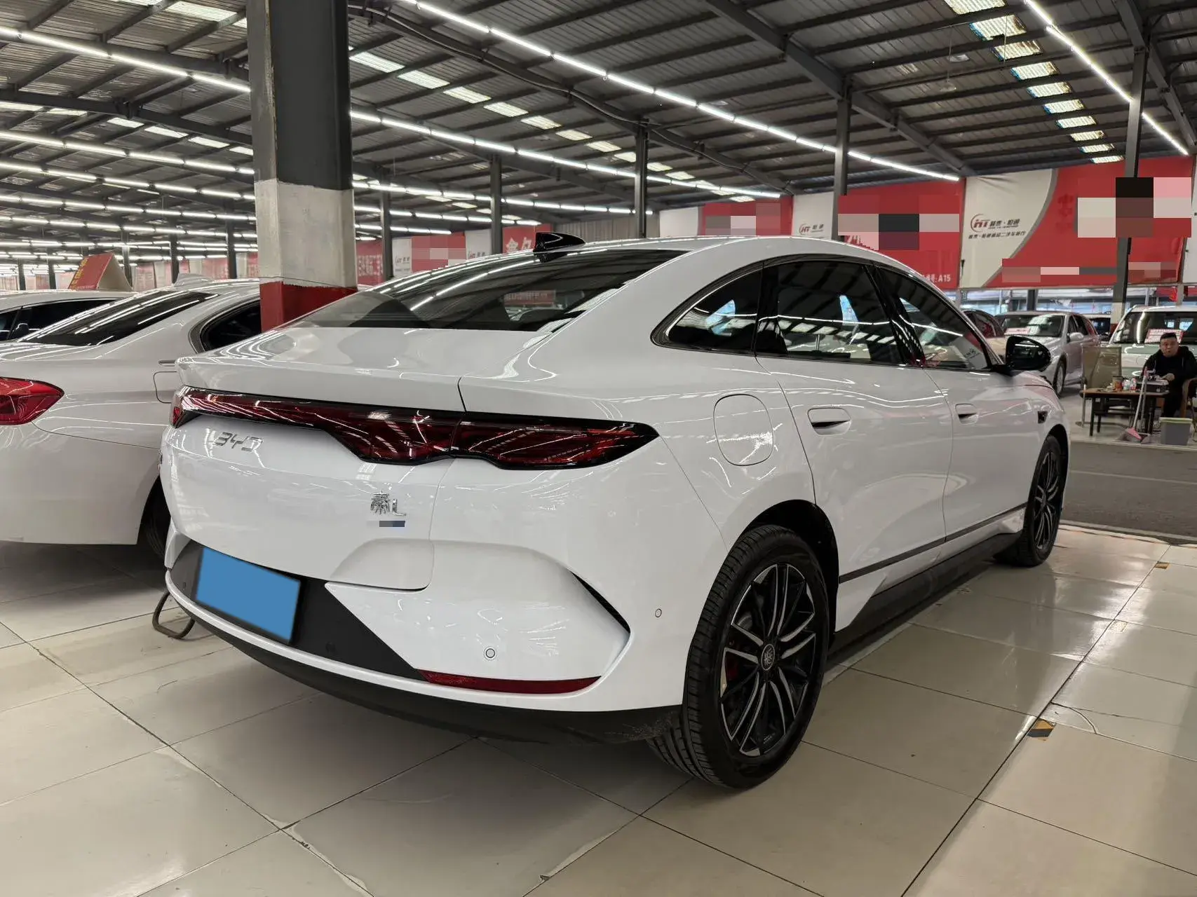 2025 BYD QINL thumbnail 3