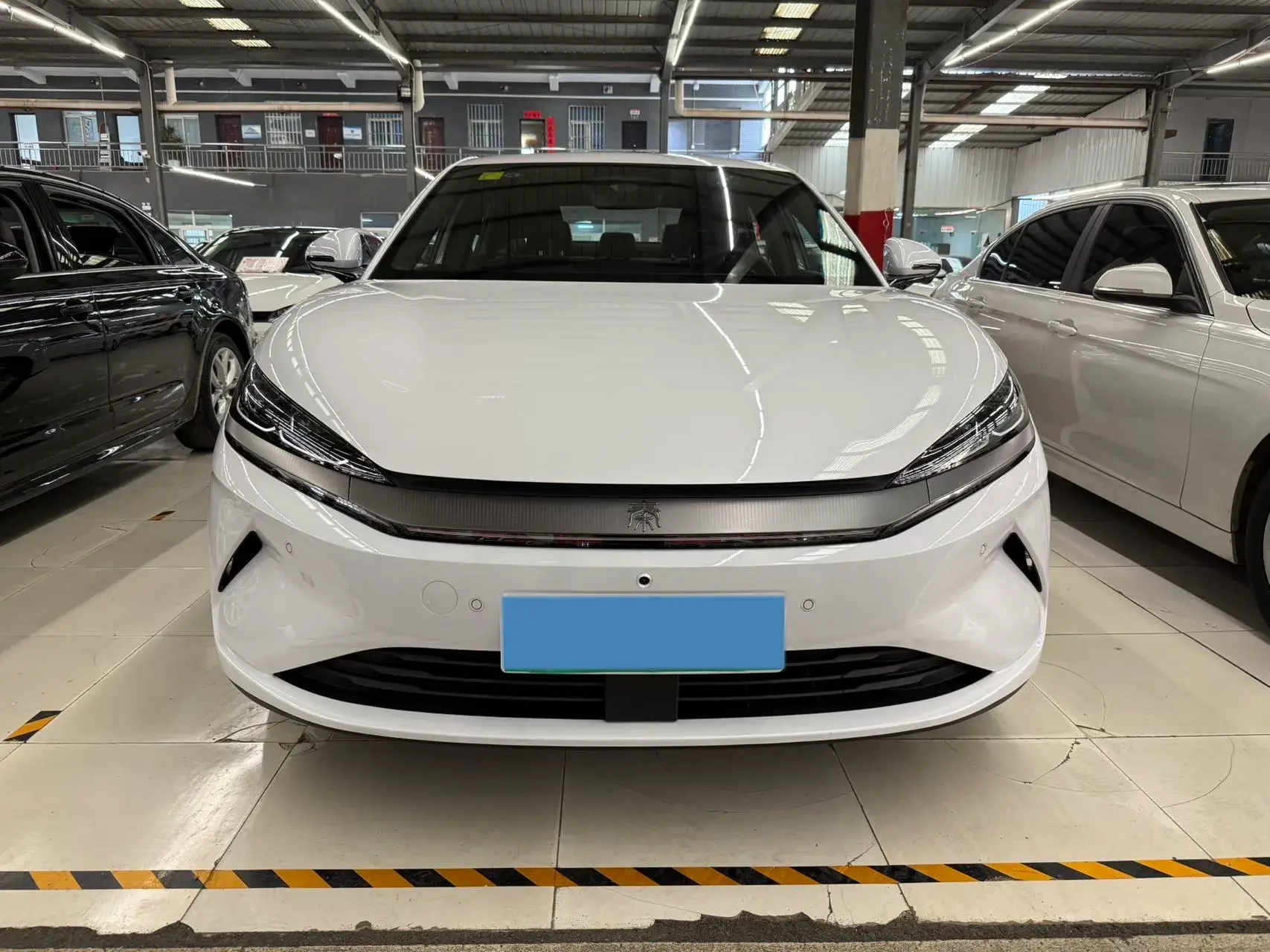 2025 BYD QINL thumbnail 2