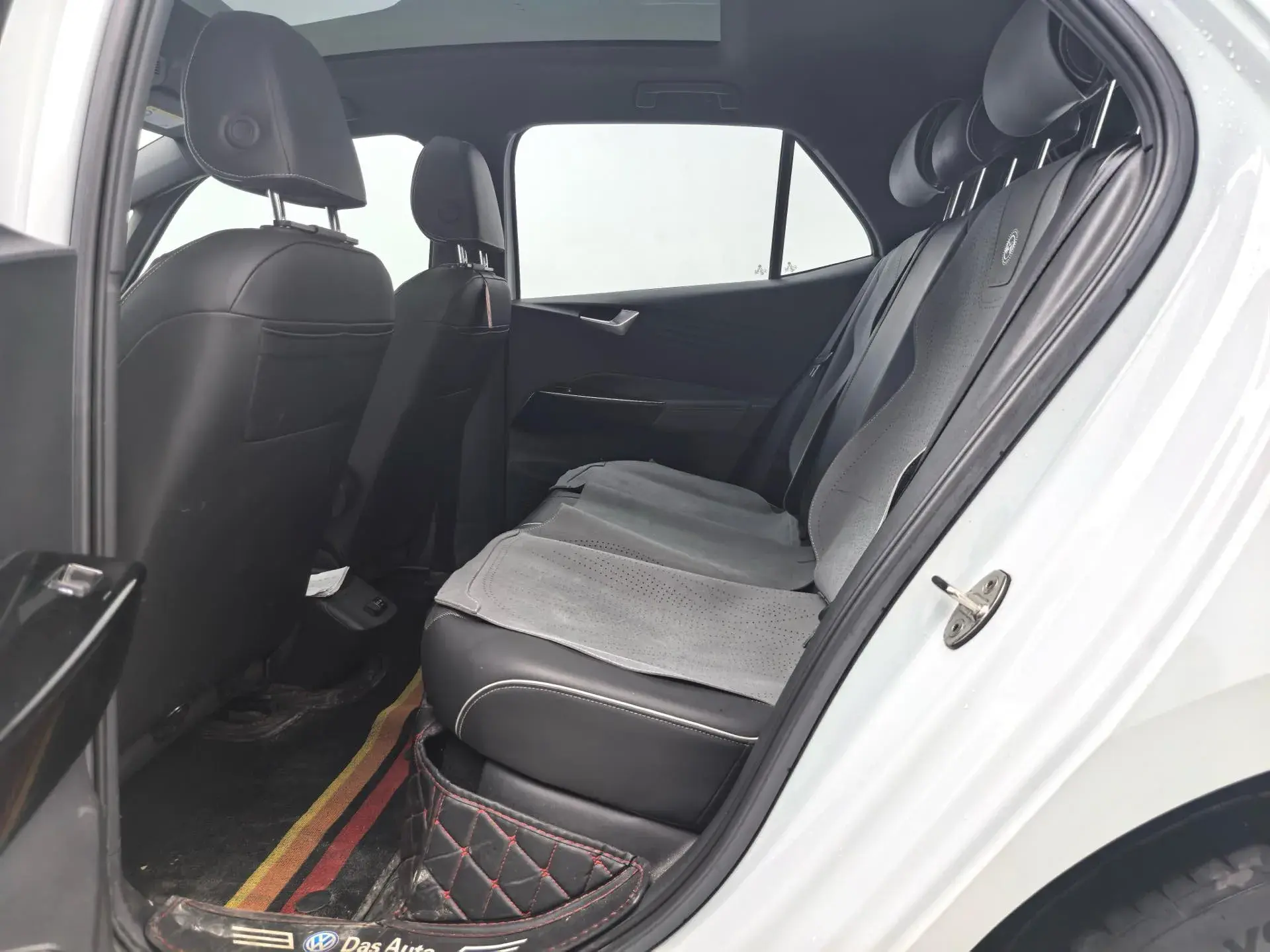 2023 VOLKSWAGEN ID.3 thumbnail 4