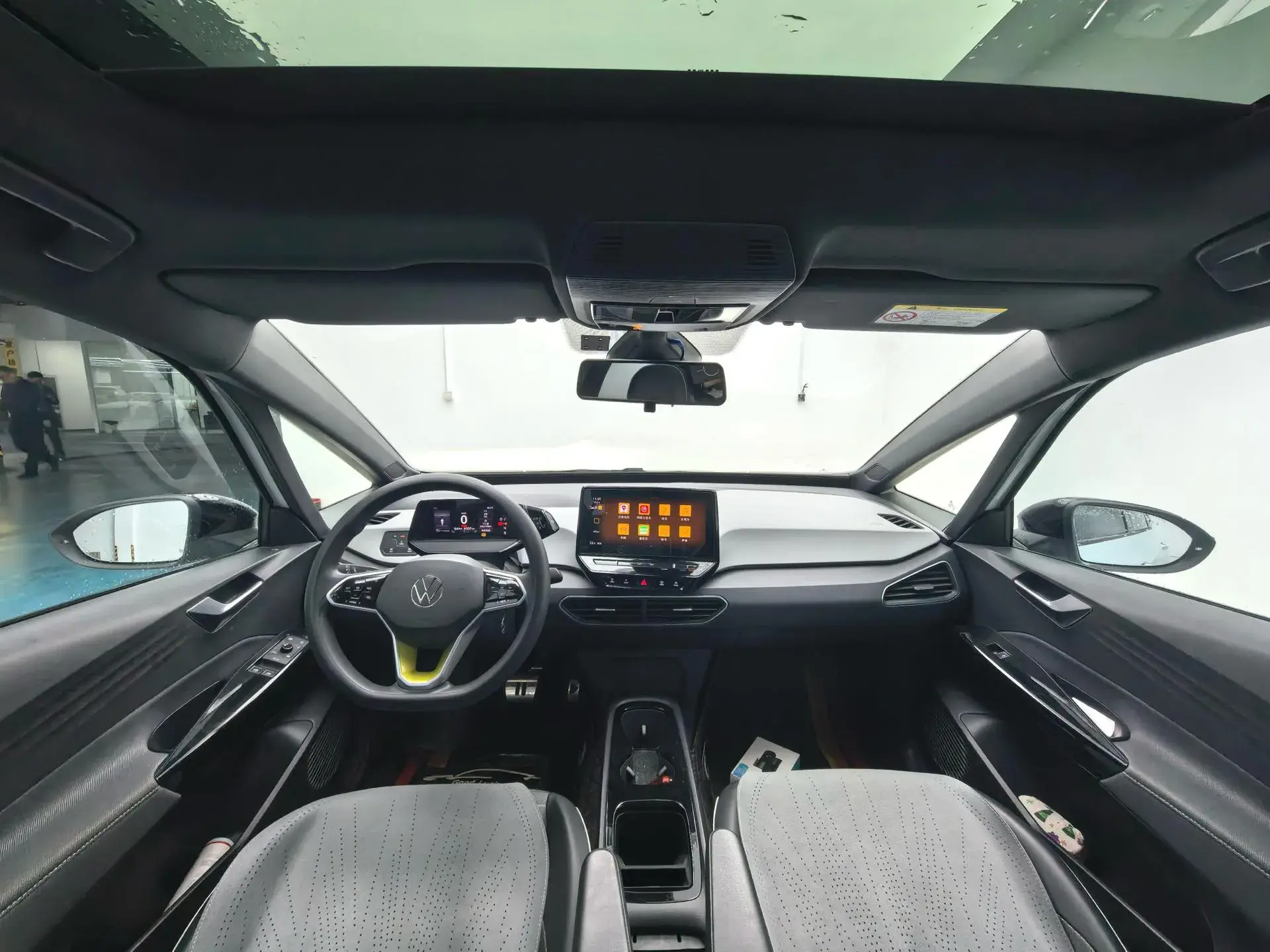 2023 VOLKSWAGEN ID.3 thumbnail 2