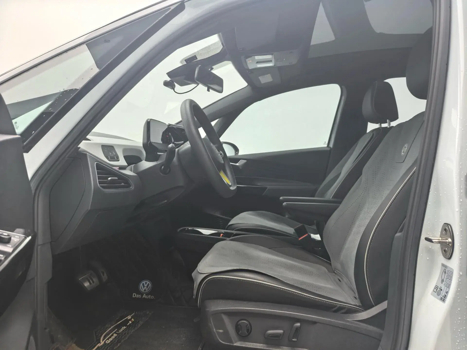 2023 VOLKSWAGEN ID.3 thumbnail 3