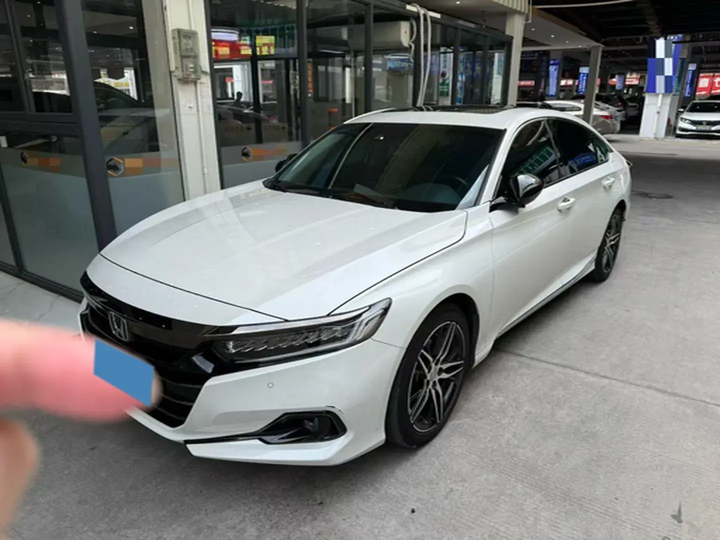 2022 HONDA ACCORD view 1