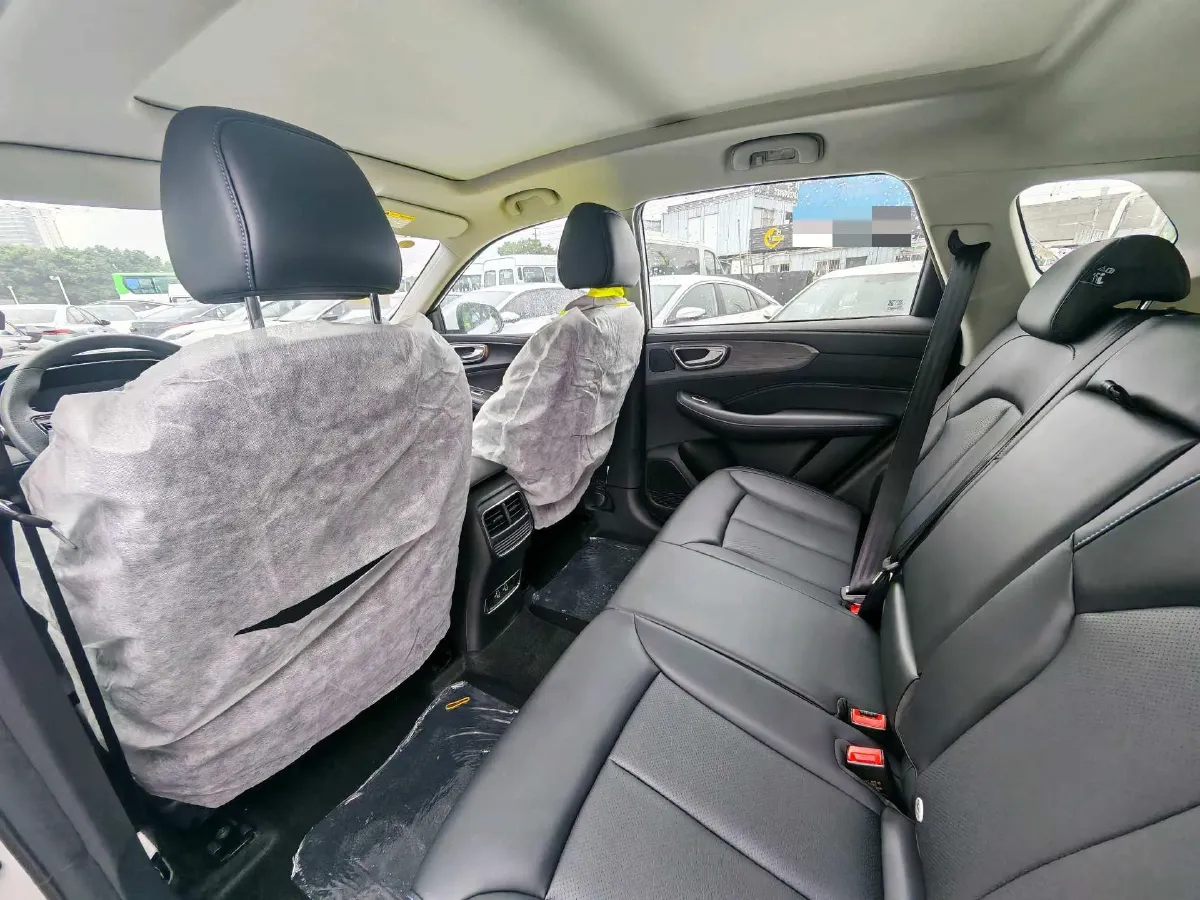 2025 Roewe RX5 1.5T 181HP L4 7DCT,autocango,china used car exporter,china ev exporter,chinese used car exporter,chinese used ev exporter