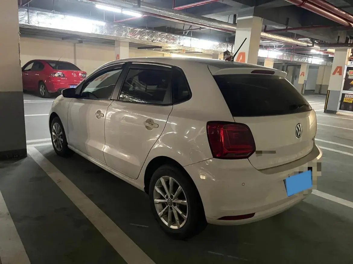 2016 VOLKSWAGEN POLO thumbnail 4