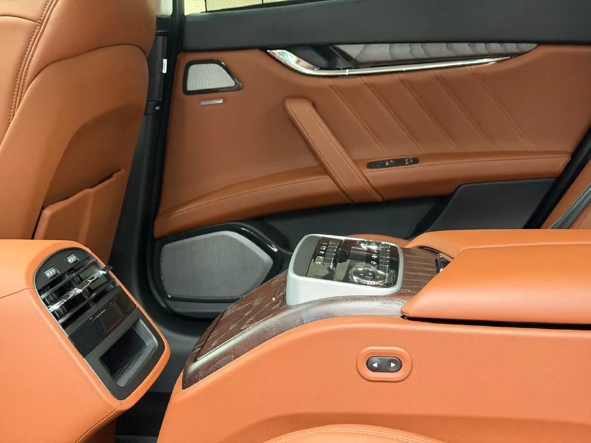 2019 Maserati Quattroporte 3.0T 350HP V6 8AT,autocango,china used car exporter,china ev exporter,chinese used car exporter,chinese used ev exporter