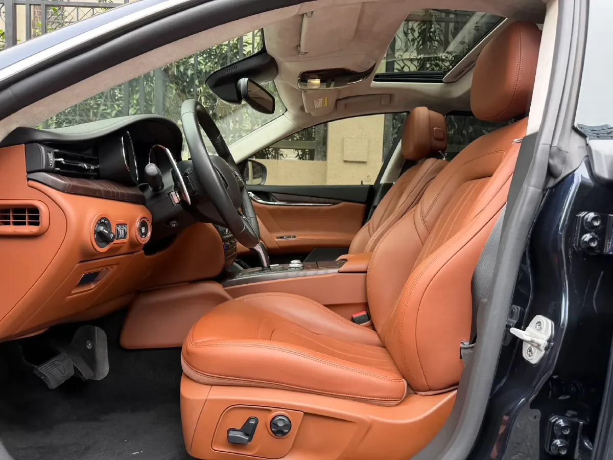 2019 Maserati Quattroporte 3.0T 350HP V6 8AT,autocango,china used car exporter,china ev exporter,chinese used car exporter,chinese used ev exporter