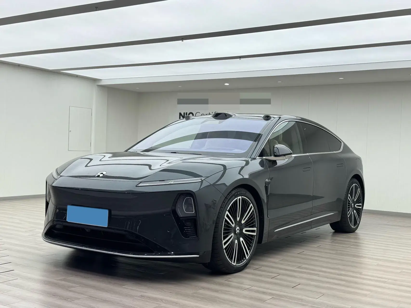 2025 NIO ET9 view 1
