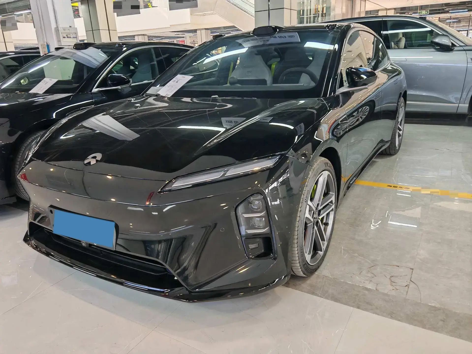 2025 NIO ET5 view 1