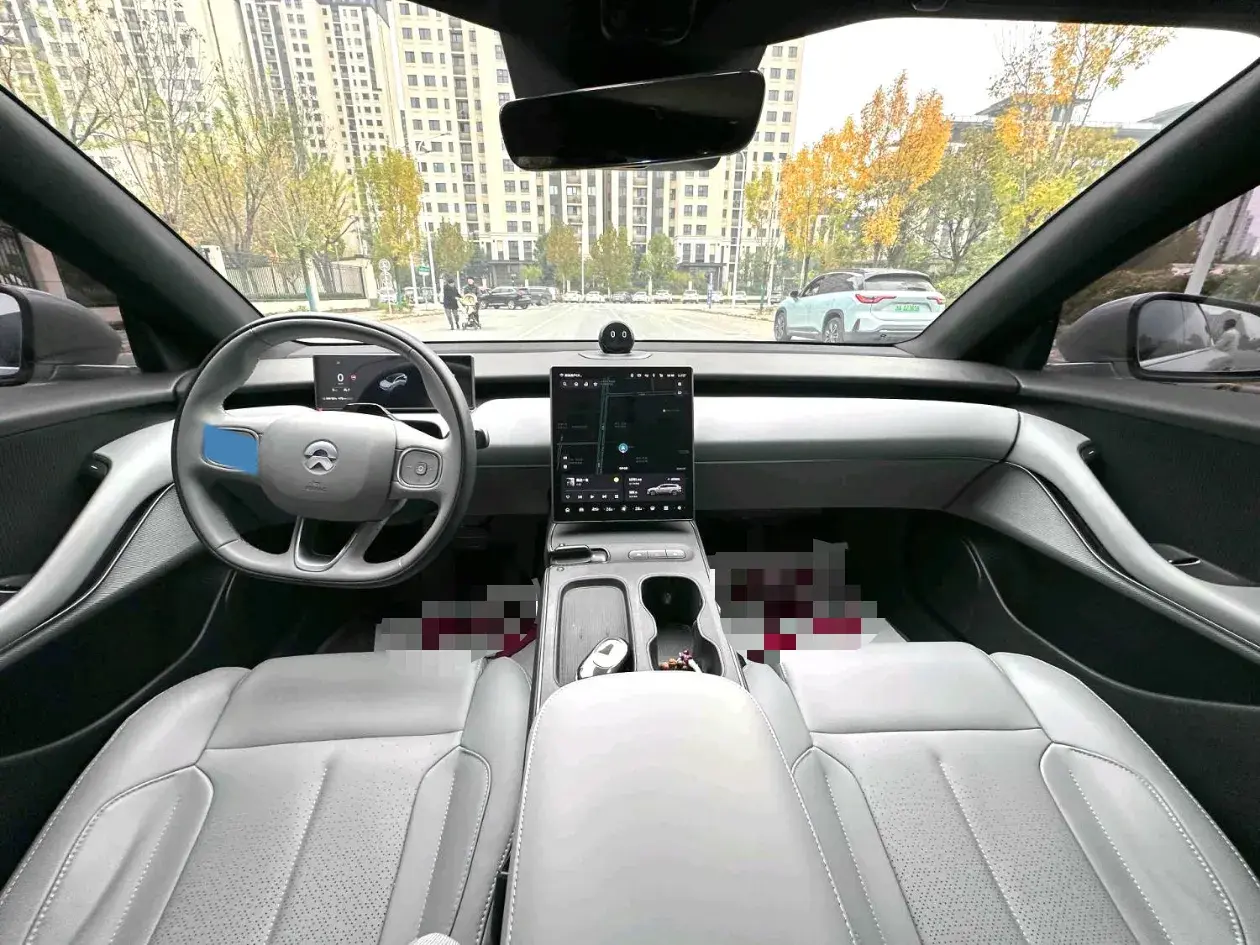 2024 NIO ET5T thumbnail 4