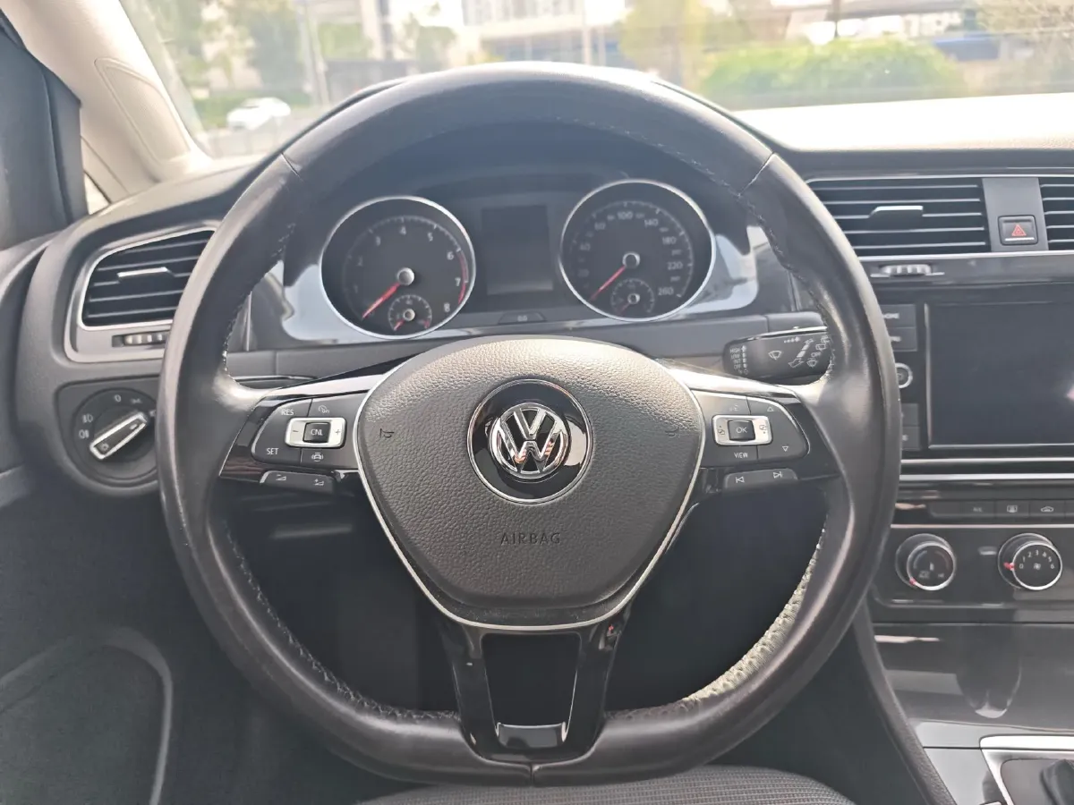2019 Volkswagen Golf 1.6L 110HP L4 6AT,autocango,china used car exporter,china ev exporter,chinese used car exporter,chinese used ev exporter