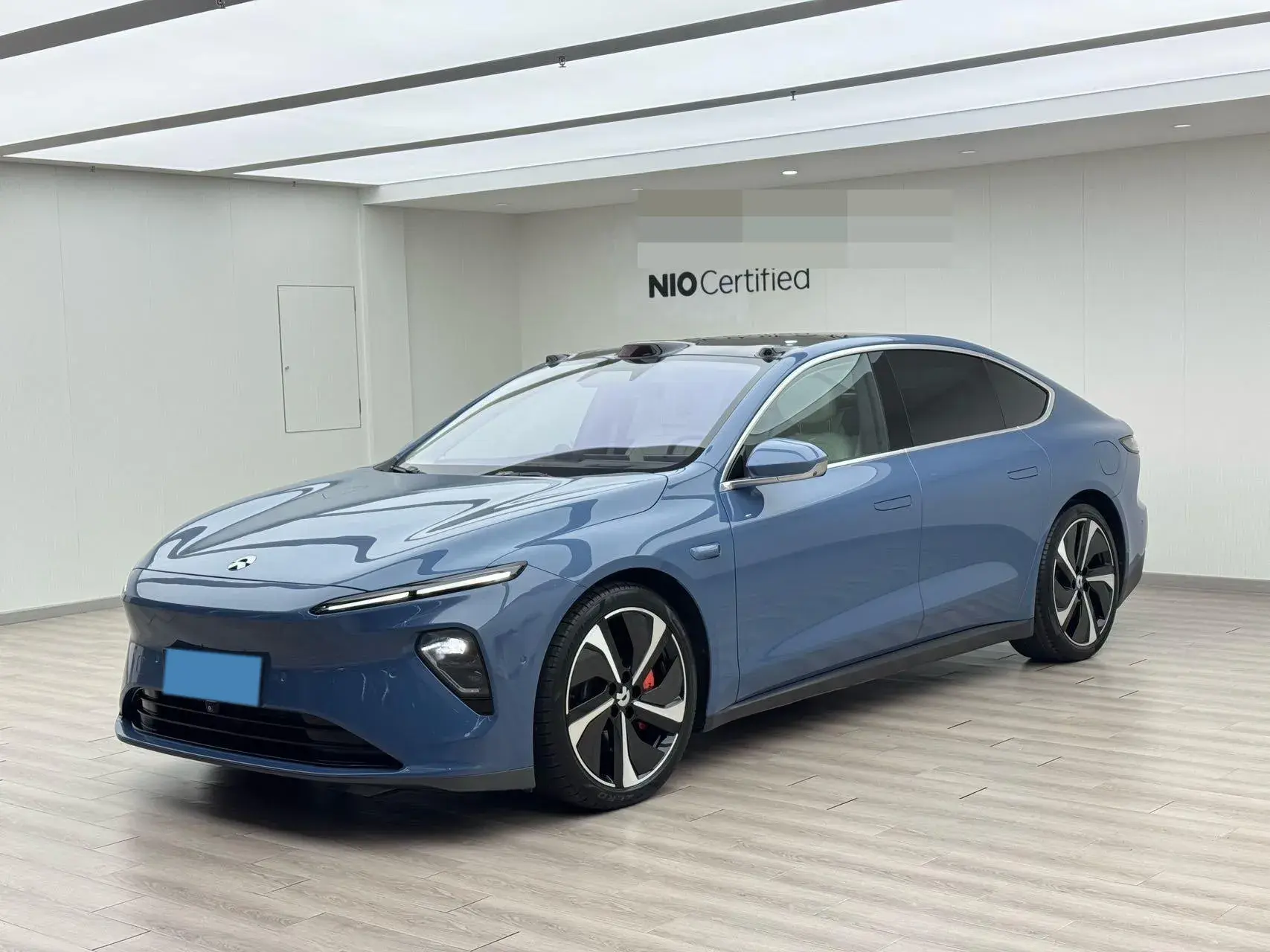 2022 NIO ET7 view 1