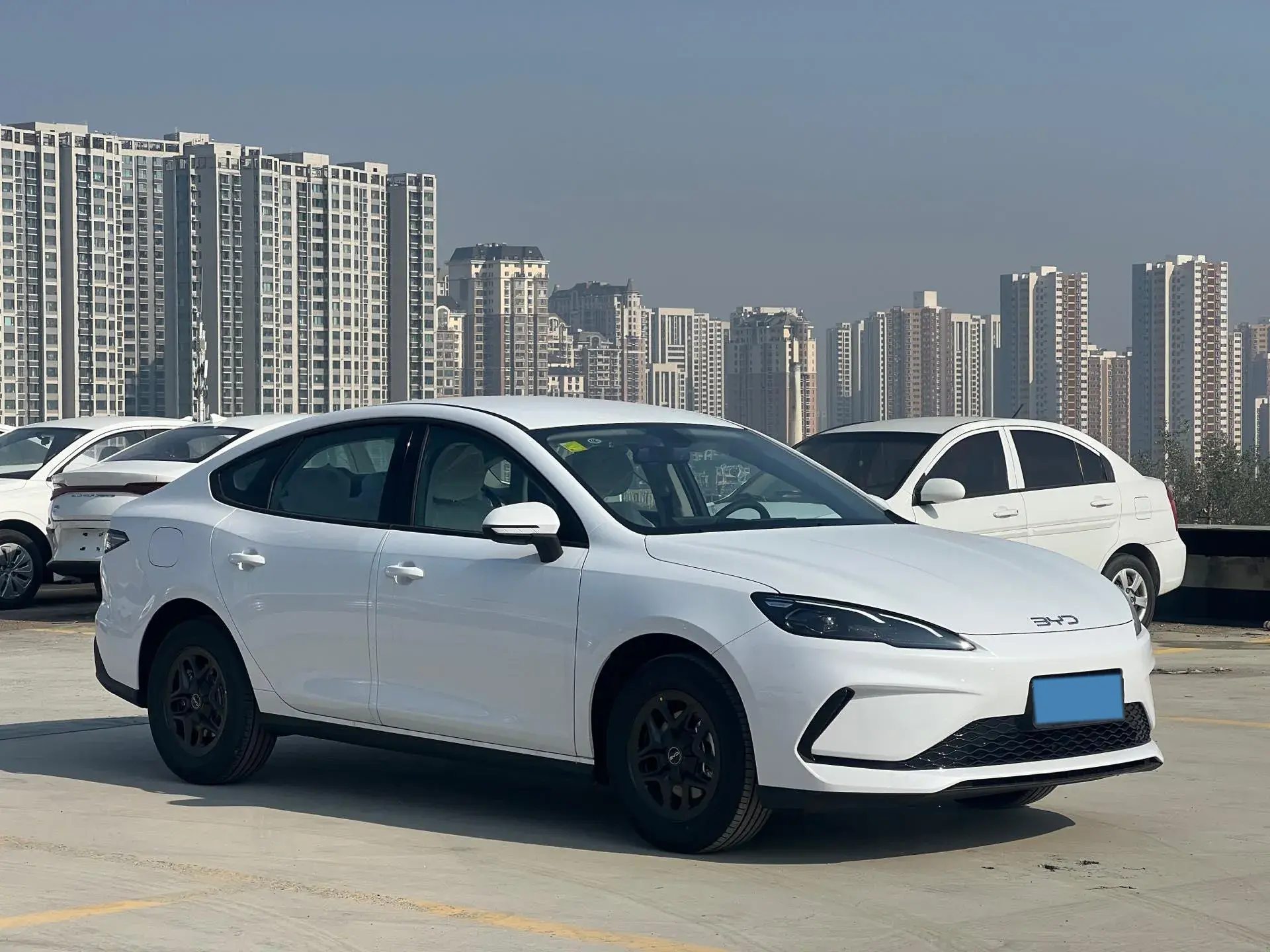 2025 BYD SEAL05 thumbnail 3