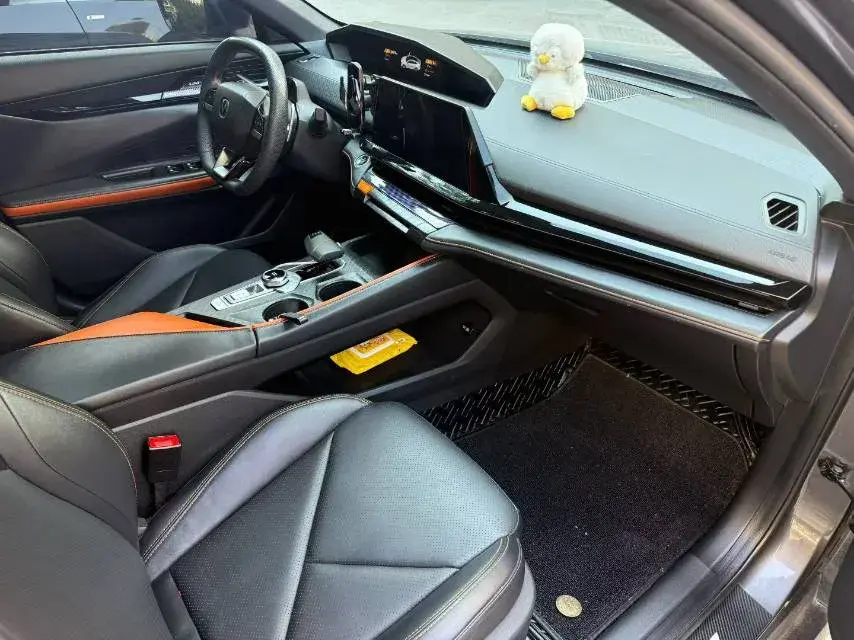 2022 CHANGAN UNI-V thumbnail 3