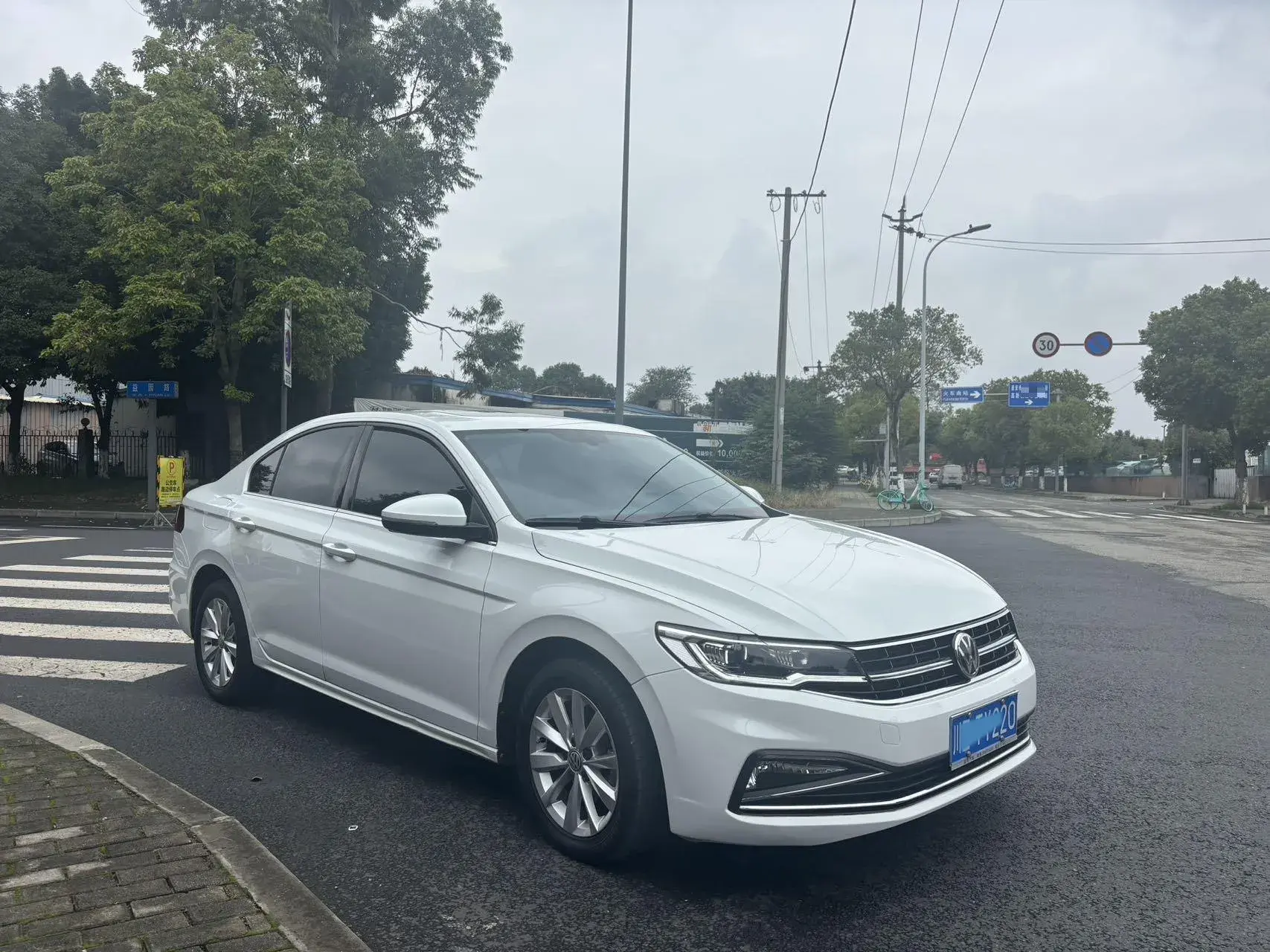 2019 VOLKSWAGEN BORA thumbnail 2