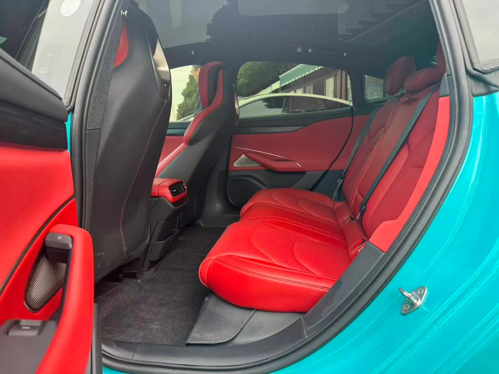 2024 MI SU7 thumbnail 4