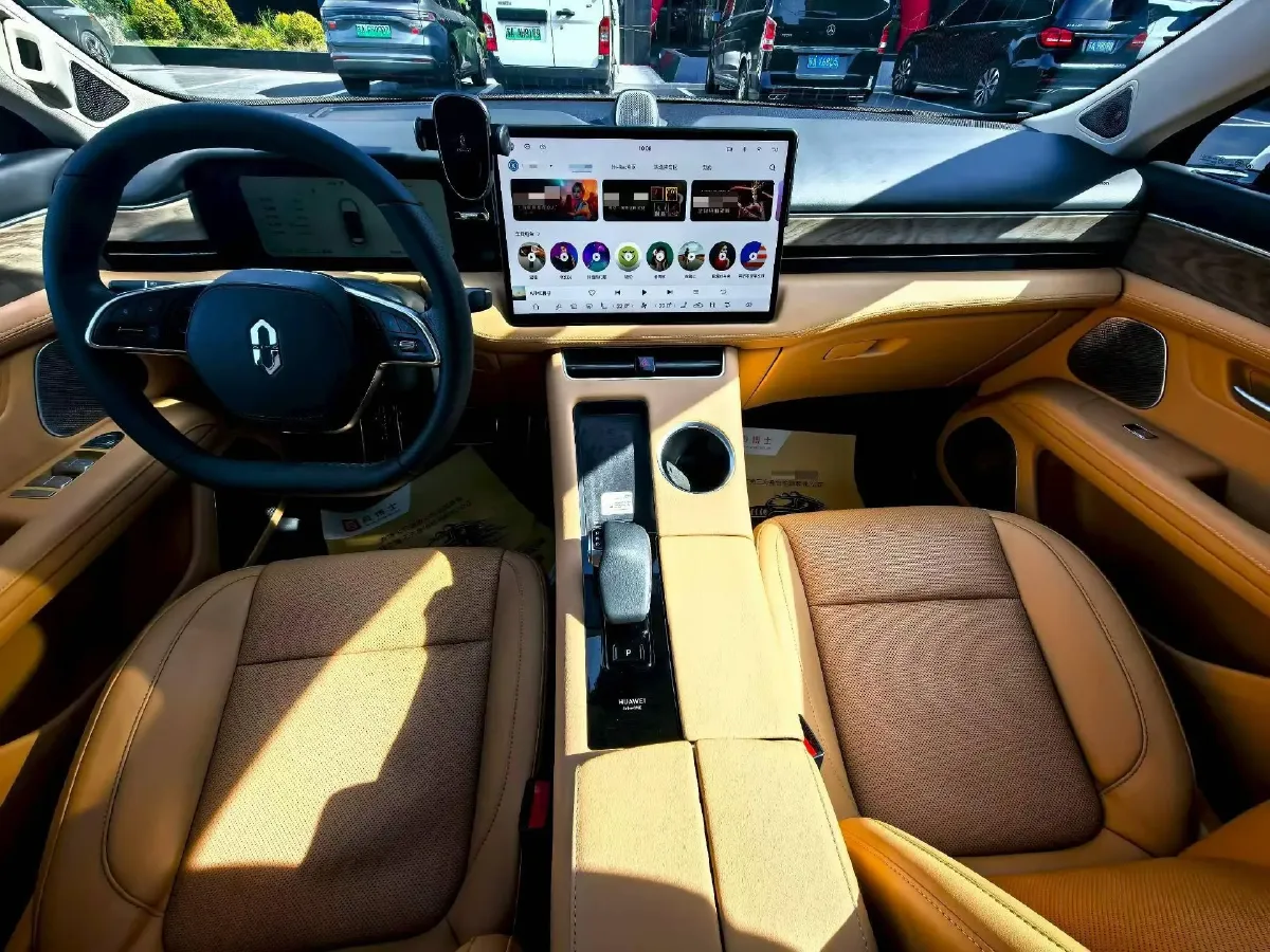 2022 AITO AITO M5 Range Extended 125HP REEV 40KWH,autocango,china used car exporter,china ev exporter,chinese used car exporter,chinese used ev exporter