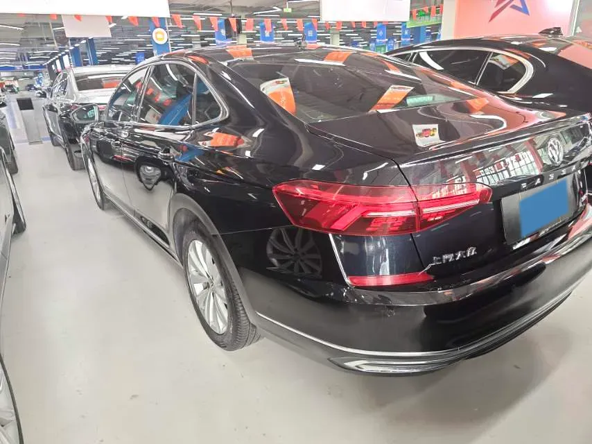 2020 Volkswagen Passat 2.0T 186HP L4 7DCT,autocango,china used car exporter,china ev exporter,chinese used car exporter,chinese used ev exporter