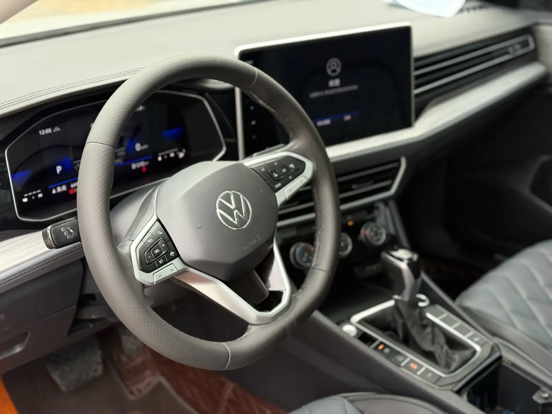 2023 VOLKSWAGEN SAGITAR thumbnail 4